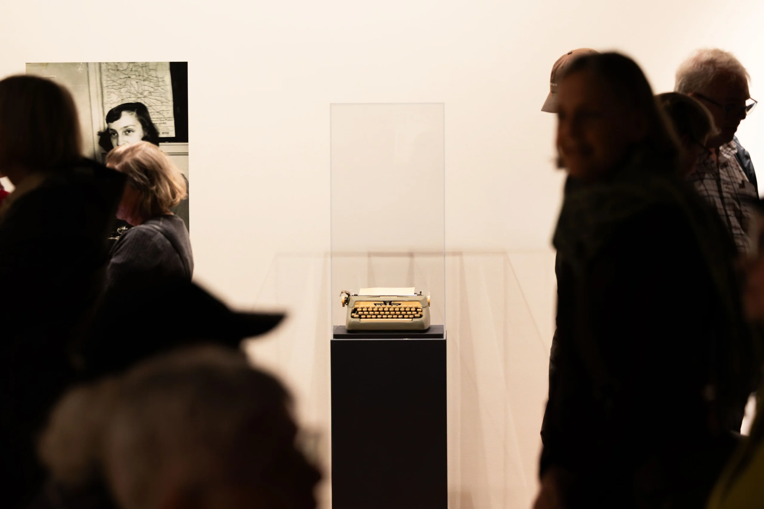 Elizabeth Thompson Advises: Letter Readings from the Archives
